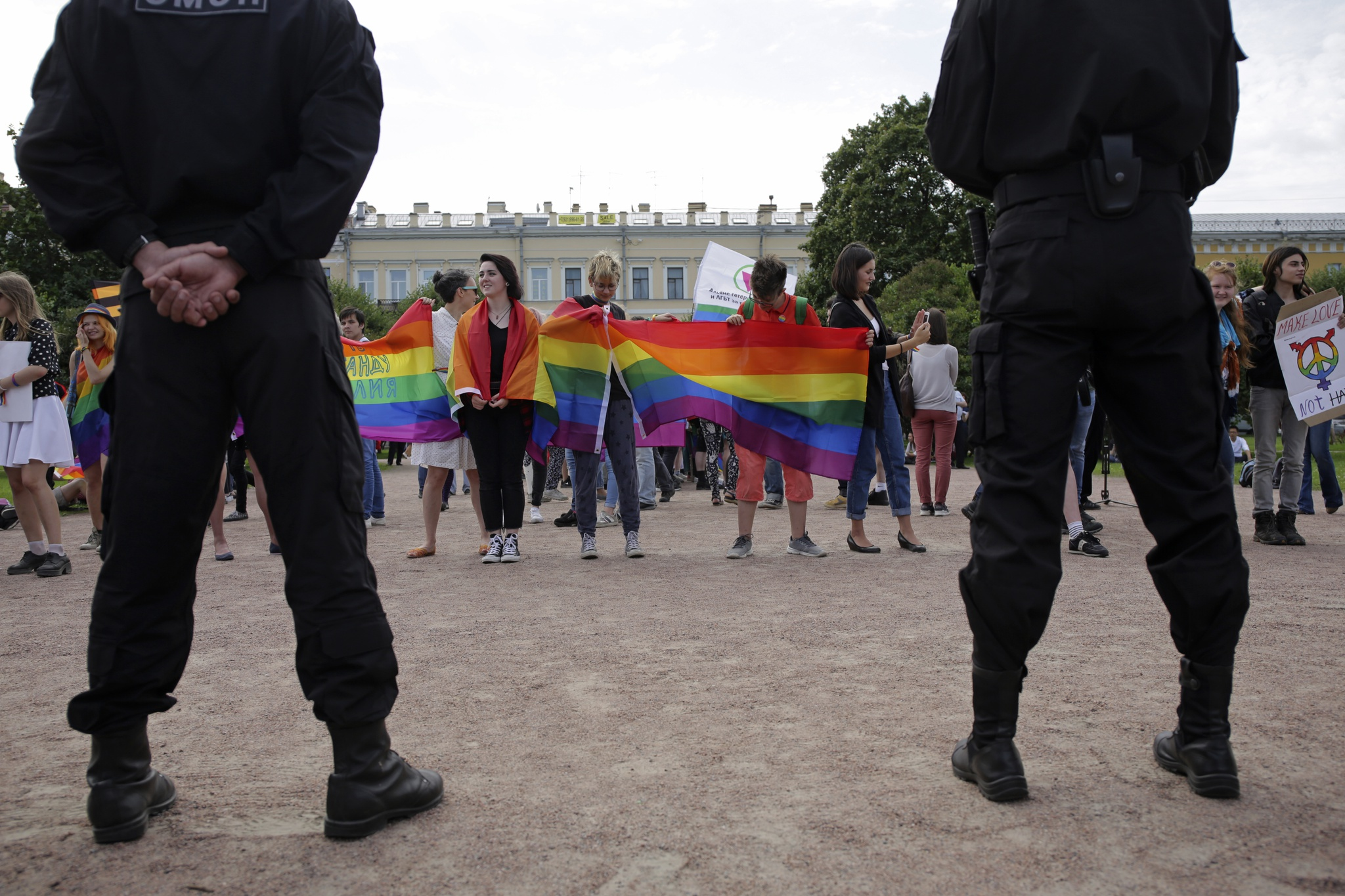 5 Fatos Alarmantes Sobre a Repressão de Putin à Comunidade LGBTQ+ na Rússia