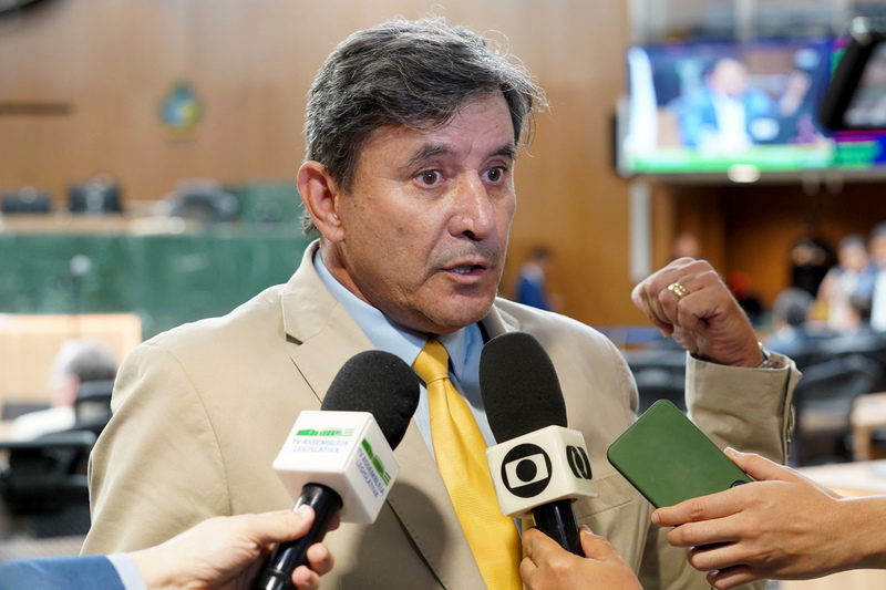 CLÉCIO
