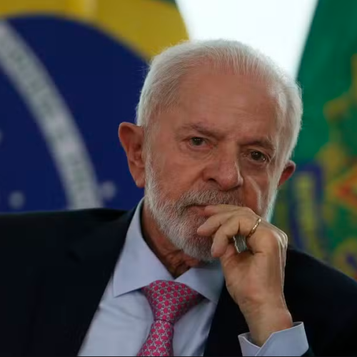 Lula tem hemorragia cerebral e faz cirurgia de emergência em SP